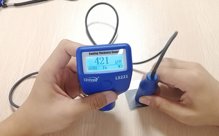 林上LS221膜厚測試儀檢測調零板上標準片的厚度 林上LS221膜厚測試儀檢測調零板上標準片的厚度