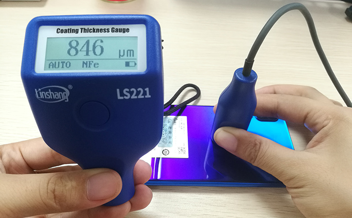 涂層測厚儀檢測手機背面的涂層厚度 涂層測厚儀檢測手機背面的涂層厚度